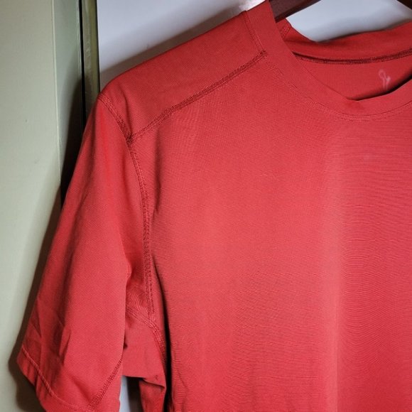 Arc'teryx performance athletic short sleeve tee-shirt in red, size large. - Picture 3 of 9